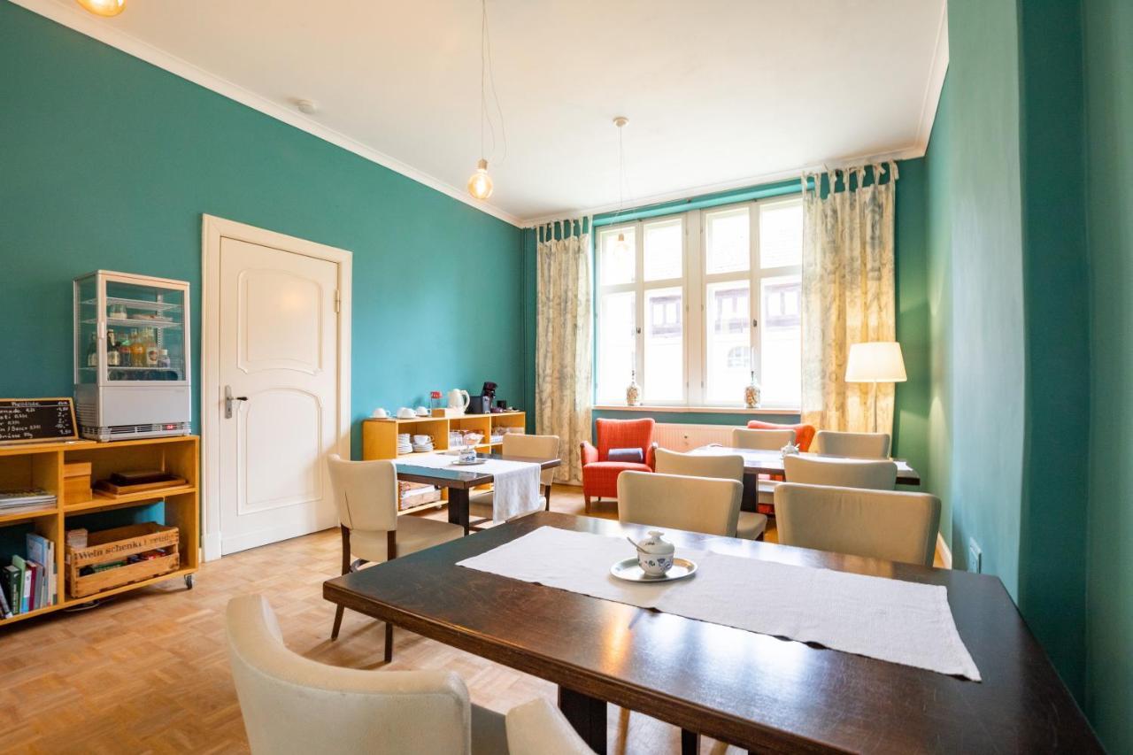 Kavaliershaus Krumke - Gaestehaus Im Schlosspark - Schluesselbox - Kein Tv Hotel ภายนอก รูปภาพ