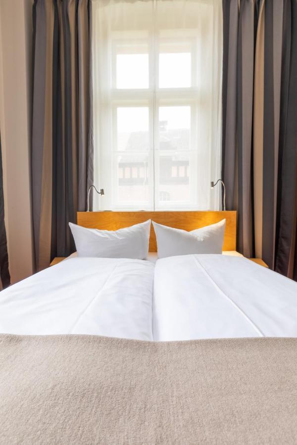 Kavaliershaus Krumke - Gaestehaus Im Schlosspark - Schluesselbox - Kein Tv Hotel ภายนอก รูปภาพ