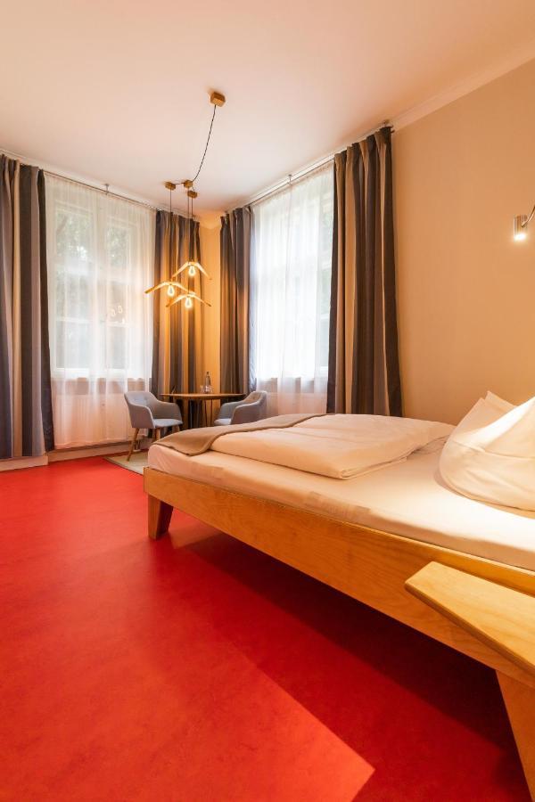 Kavaliershaus Krumke - Gaestehaus Im Schlosspark - Schluesselbox - Kein Tv Hotel ภายนอก รูปภาพ