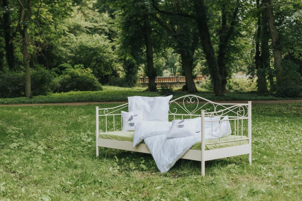 Kavaliershaus Krumke - Gaestehaus Im Schlosspark - Schluesselbox - Kein Tv Hotel ภายนอก รูปภาพ