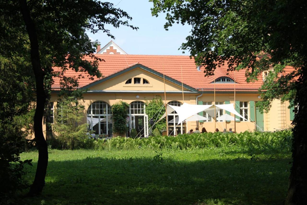 Kavaliershaus Krumke - Gaestehaus Im Schlosspark - Schluesselbox - Kein Tv Hotel ภายนอก รูปภาพ