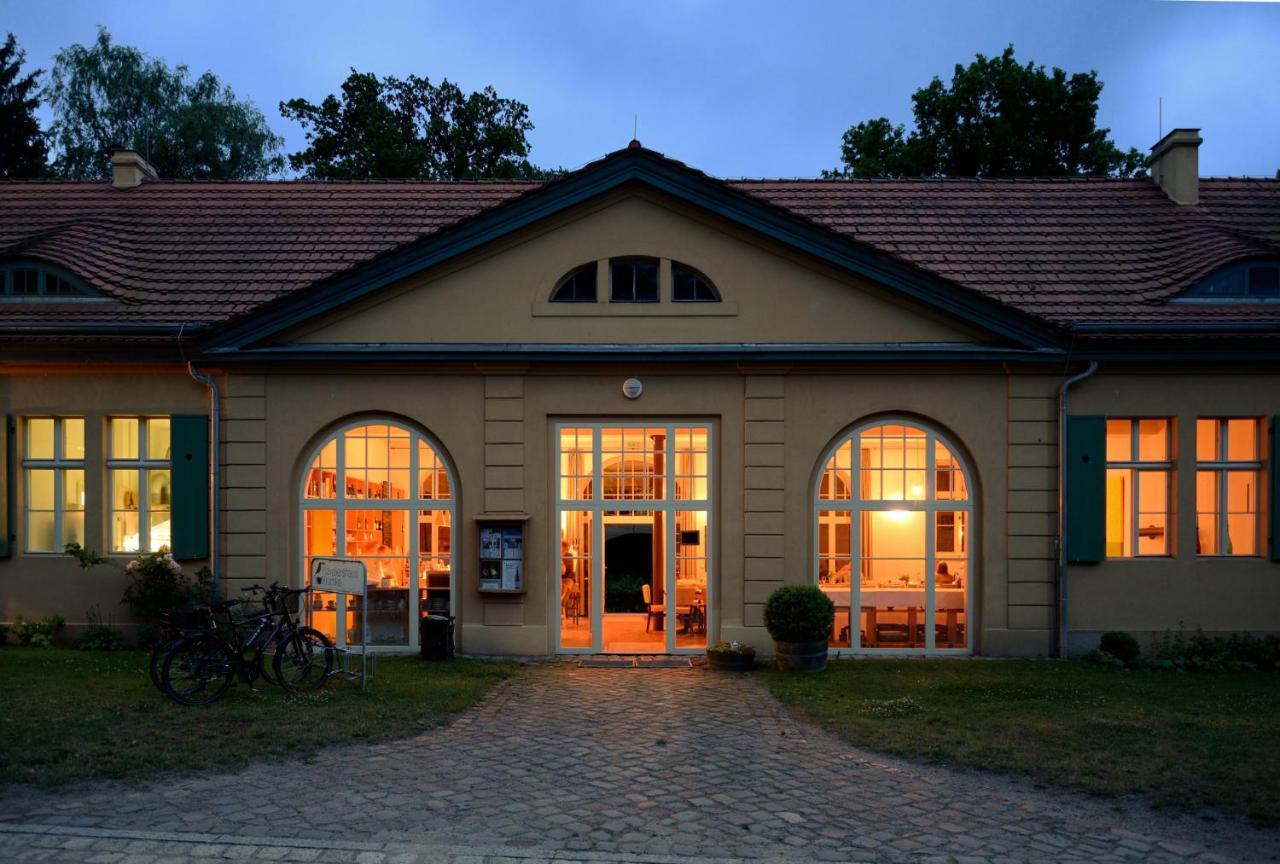 Kavaliershaus Krumke - Gaestehaus Im Schlosspark - Schluesselbox - Kein Tv Hotel ภายนอก รูปภาพ